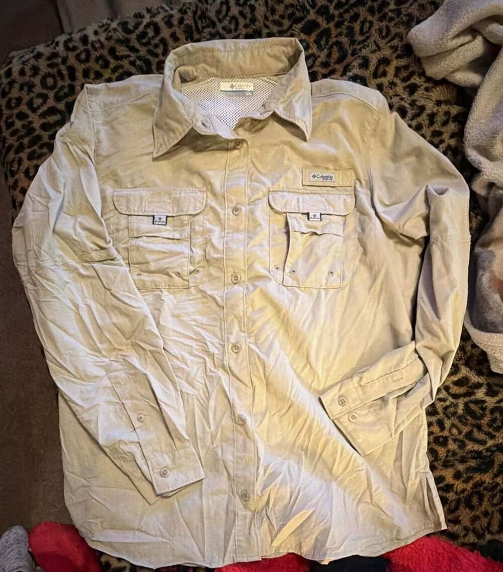 Columbia PFG Long Sleeve Fishing Shirt Size M Tan Button Down